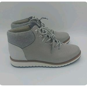 Cliffs by White Mountain